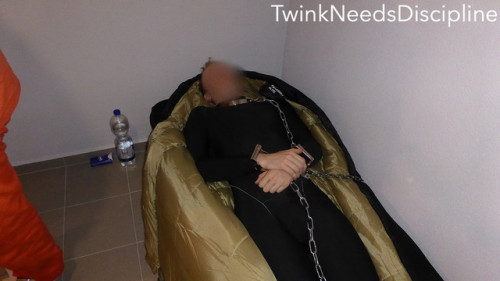twinkneedsdiscipline:The morning after the second night in the 4qm prison cell. I had to sleep in steel ties in a super tight sleeping bag and of course my skintight lycra prison uniform.