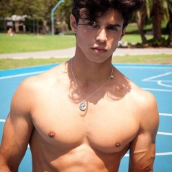 sexxxy-twinks:  acaua diniz