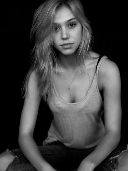 alexisrenmodel:  Alexis Ren by Shintani 