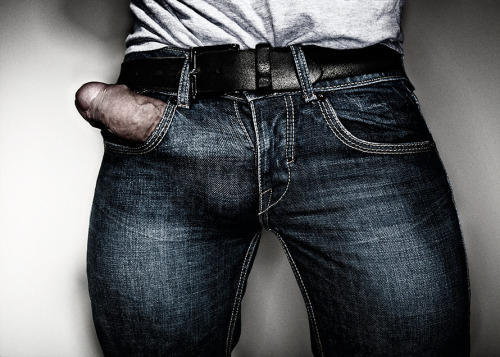 fuckyeahjockstraps.tumblr.com/post/40466745139/