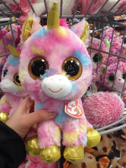 cutelittlefeminist:  This unicorn looks just