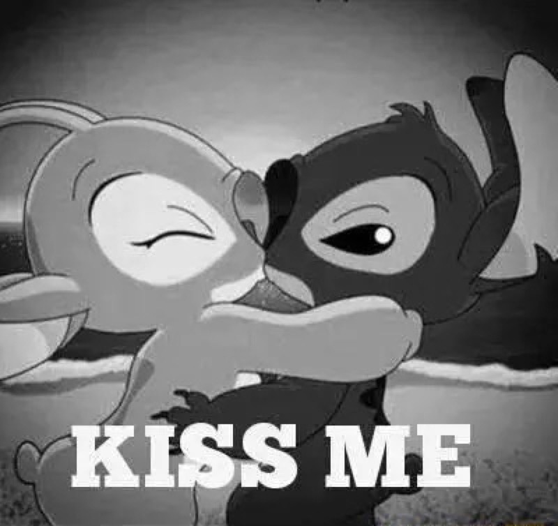 thatsimple-girl:  Kissies💋