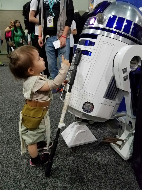 valgaut: My daughter had a great time at Wondercon as the tiniest baby Rey