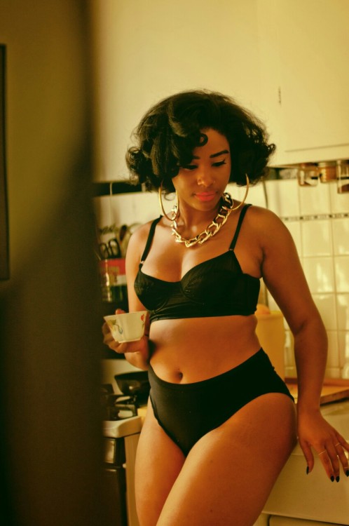 curvynation:  http://fatleopard.tumblr.com/post/ 