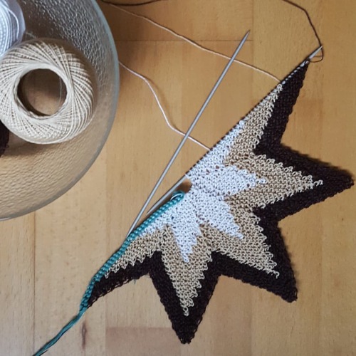 Knitting another star - this time it&rsquo;s a three-colour version of my Stella pattern. . A #knitt