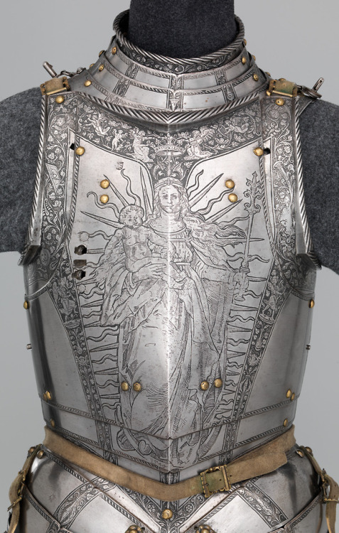 historyarchaeologyartefacts:Armor of Ferdinand I, Holy Roman Emperor, (Detail of Breastplate), 1549 [2542 × 4000]