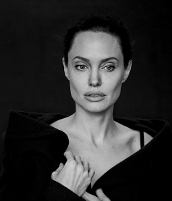 aarontaylorjohnson:  Angelina Jolie photographed by Peter Lindbergh for Wall Street Journal, November 2015  老了