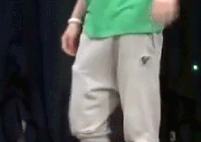 mantop1069:  泰國混血的就是不一樣根本就是童顏巨根..棉褲裡藏不住大屌的男神…Nichkhun尼坤…