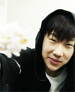 seokbebe:  nom nom gyu ;;  