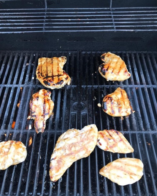 The first #grill of #spring. #NanookoftheNorth #springfever #Idahome #Pocatello #TheYearofPrincessLe