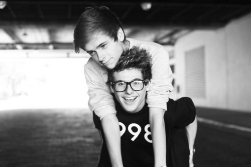 lxkekorns:@itsmikeymurphy: 3 years of friendship that started on the Internet. x