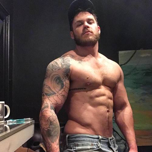 matthewcamp:  #fuckyeah #matthewcamp #swolemate #motherfucker #zaddy #baddy #oozing #cake #goodjeans #shady #bemyself #bemyfriend #beyourdaddy
