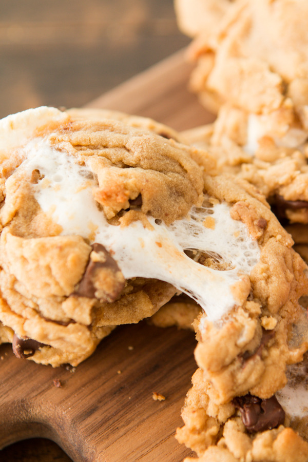foodffs:  Reese’s Marshmallow Peanut Butter Chip Cookies Really nice recipes. Every