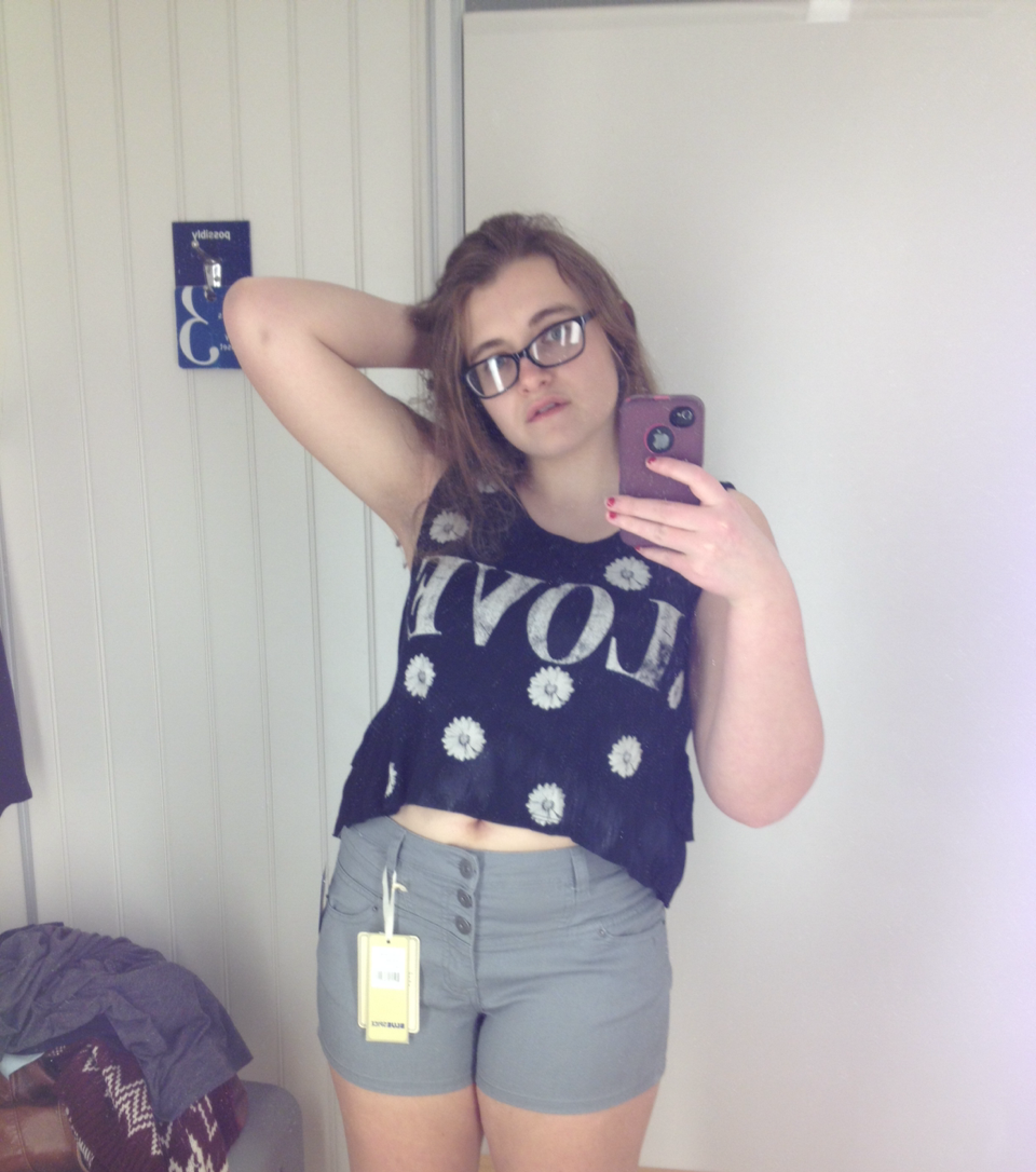 icydragonqueen:  S/O to dressing room mirrors for makin me look damn fine smileyrileysmiles