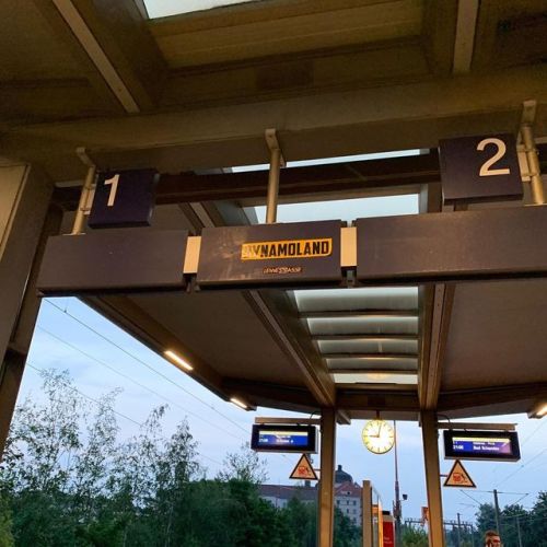 Auf zur 2 Nachtschicht für die Woche  (hier: S-Bahn Dresden-Dobritz)www.instagram.com/p/BylK