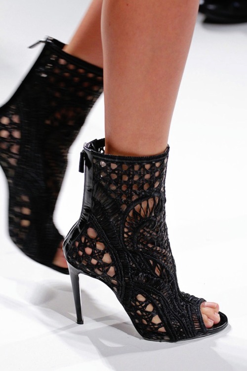 dirtylittlestylewhoree:  peep toe boots from Balmain 