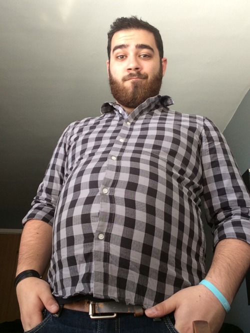growingmygut:  ceejofmalta:  A much needed update after a huge a huge seafood brunch, this shirt still fits right?  :O uuuunf!
