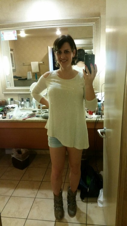 diaryofatransgenderwoman: I’m heading out to the Las Vegas Pride festival! I’m trying ou