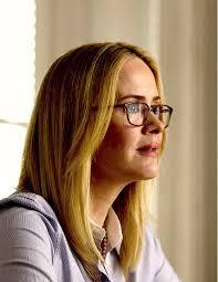 sarahpaulsonslovepants:  Sarah Paulson + glasses 