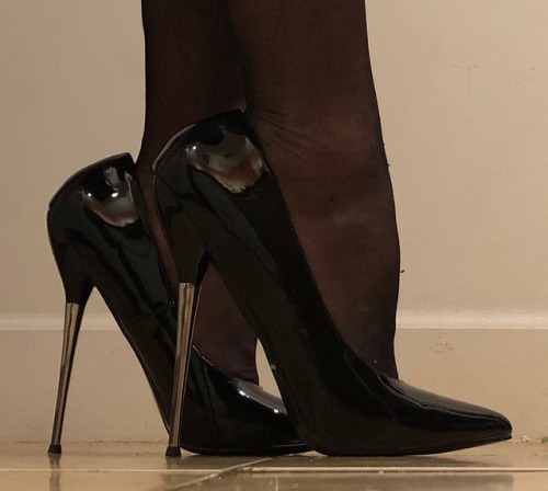 miamisunrays: My new incredibly sexy 6 1/2” highheels
