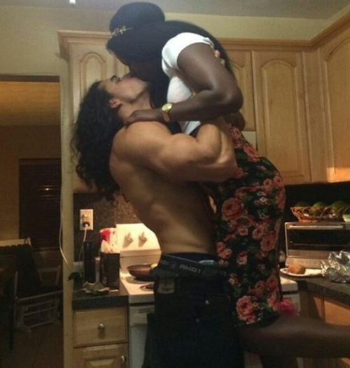 More pictures here : whiteboysdatingblackgirls.tumblr.com/