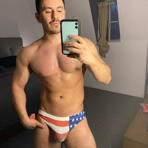 VENEZUELABULGE - Look At Me - Mirame