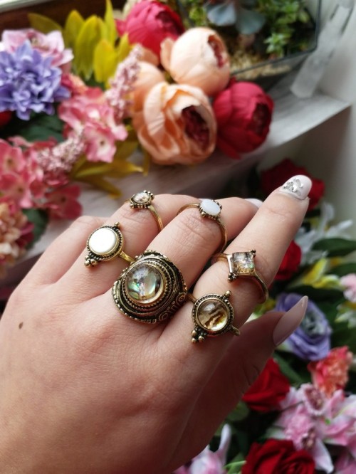 moonlitcreatures: ♥ Cruelty free abalone! You can grab these cute boho treasures over at http