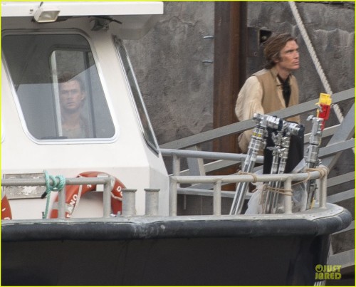 zodgory: Chris Hemsworth as First Mate Owen Chase Cillian Murphy as Second Mate Matthew Joy (And I t