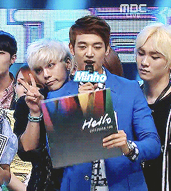 mintytaemin:  Jjong leaning on Minho’s shoulder meanwhile Key… 