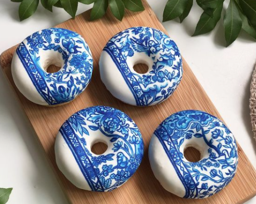 elucubrare:by petrichoro on instagramreading Anne Cheng’s Ornamentalism and looking at these doughnu