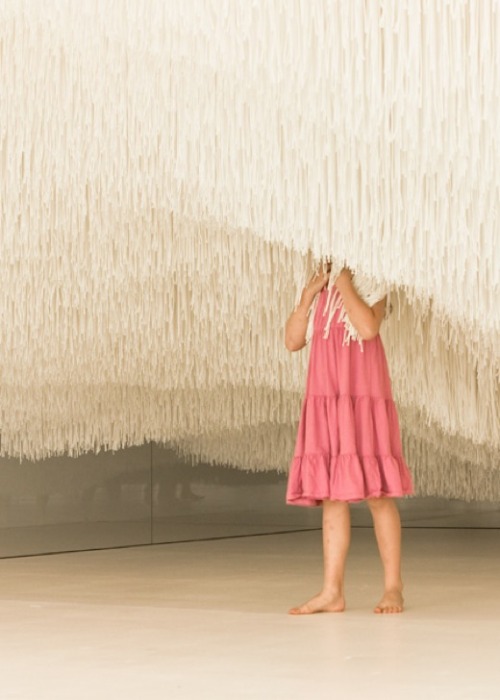 Shinji Ohmaki‘Liminal Air’, 123,000 white threads