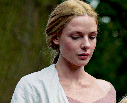 Rebecca Ferguson In "In Love With The King"THE WHITE QUEEN (2013)