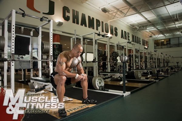 lovedwaynejohnson:  Dwayne Johnson Workout Part 3  How can I be like this guy?
