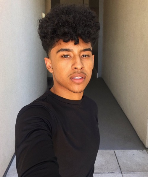 hotlatinosontv:  thebrowngods: “Mexican Enough” In the Mexican community I often see people get told that if they don’t look a certain way or act a certain way or are half Mexican that they aren’t Mexican enough. Both of my parents are Mexican