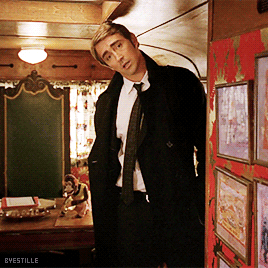 byestille:Pushing Daisies 2x02: Circus, CircusNed being too tall for the trailer (◡‿◡✿)For kylesimmo