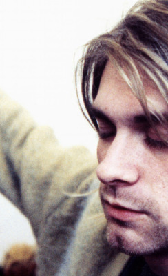 come-as-nirvana:  such a beautiful and peaceful photo but than you realize that he’s actually feeding dave with grapes. 