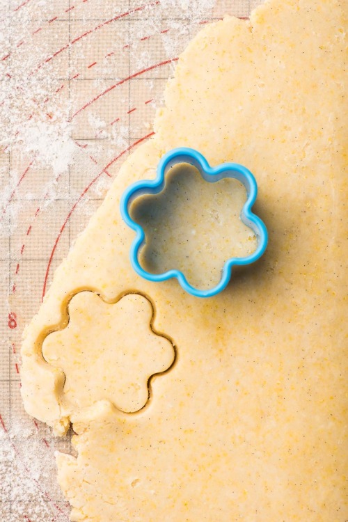 foodffs: ITALIAN CANESTRELLI COOKIESFollow for recipesIs this how you roll?