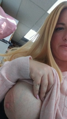 massive-boobs-14:  kl1-10:At work bored 😇