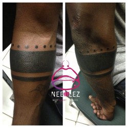 thatneedlezchiq:  #armband #tattoo by #NeedleZ #jamaican #femaletattooartist #1(876)3924347 BBpin:22e4f533 http://www.facebook.com/groups/needlez #jamaica #jamaicantattoos #tattoos #guyswithink #menwithtattoos #ink #inknation #tattoolife #guyswithtattoos