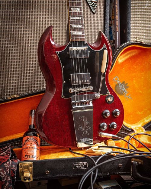 deebeeus: 1969 #Gibson SG &amp; 2020 Hendo’s Relish. A little gift from Kalamazoo and a li