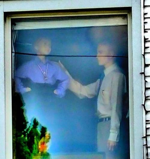 emmiinwonderland:sixpenceee:Submitted by pantsnew.My neighbor is a single old man with no children o