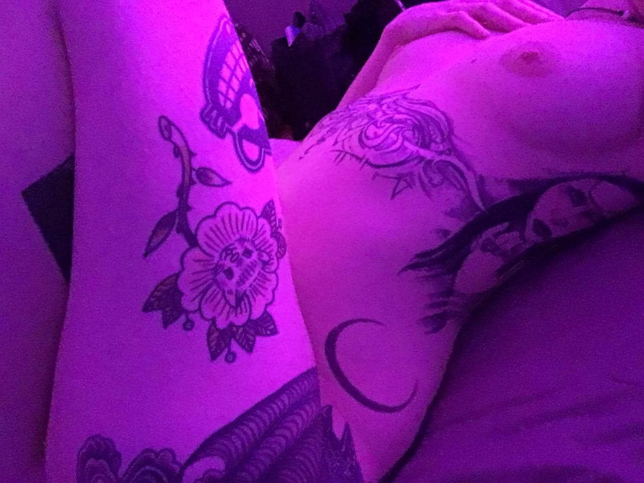 charlottesometime:  send me asks &amp; keep me company 💜