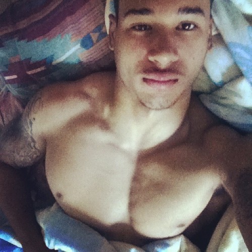 4theloveofniggaz:  Damn he sexy  dude……..marry me …i dont care if u cheat on me…nigga i aint going nowhere