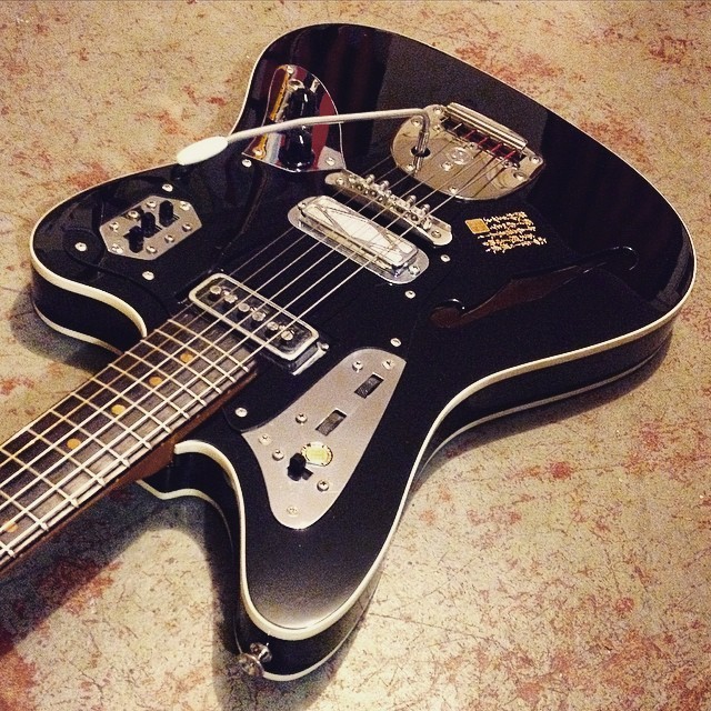 mmguitarbar:  Skye’s Japanese Fender Thinline Jag now has a #masterybridge vibrato
