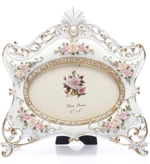 pretty floral framesone (by Gift Garden)two - white / yellow (by KONVINIT and Zhenzan Frames)three (