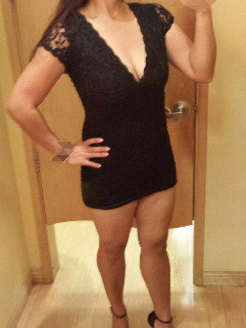 nawtyxxxwife: Love trying on dresses