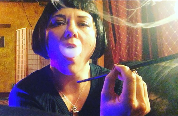 selinaminx:  A slow exhale. #extended #cigarette holder #smokingfetish #dommelife