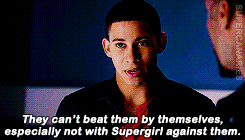 supercanaries:Team Arrow / Flash / Legends respecting Supergirl and recognizing her immediately as t
