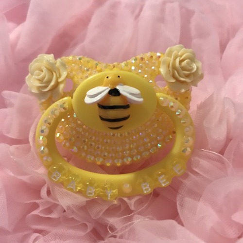 deco pacifier