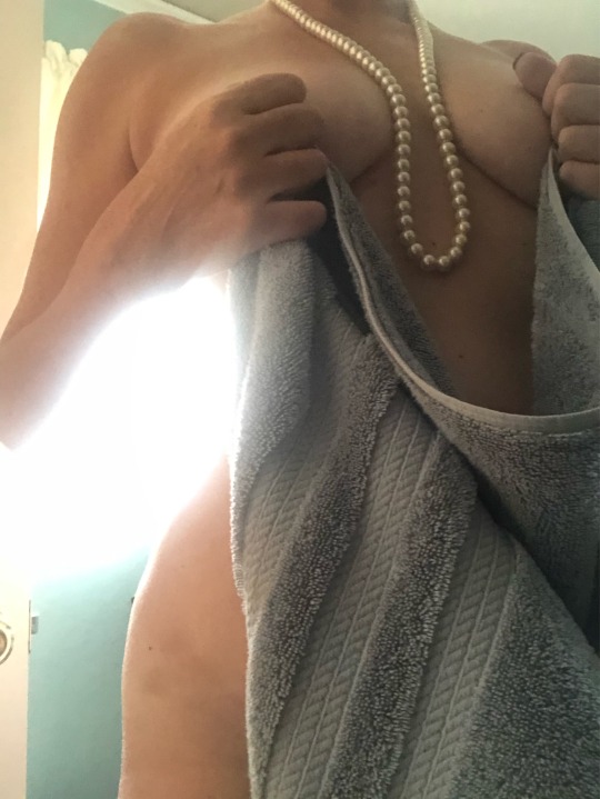 Porn happywifehappylife18:Pearls …Are created photos